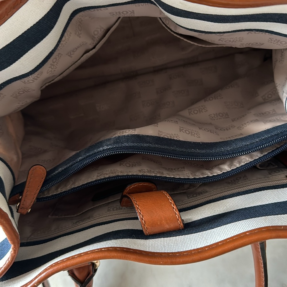 Michael Kors Navy and White Stripe Bag RARE - Picture 4 of 5